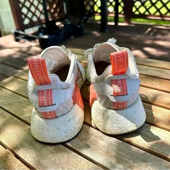 Adidas NMD R2 Women’s Shoes Running Shoes Sneakers Beige Peach‎ Size 5 - Picture 3 of 7